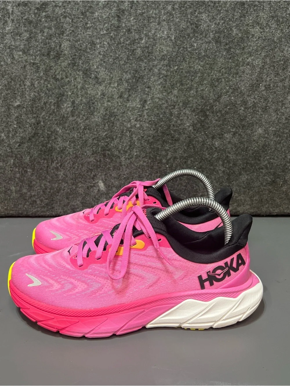 Hoka Women's Arahi 6 Running Shoes Size 7.5